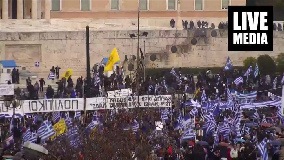 Πως ξεκίνησαν τα επεισόδια. Οι θερμόαιμοι και οι δεκάδες φωτογράφοι...