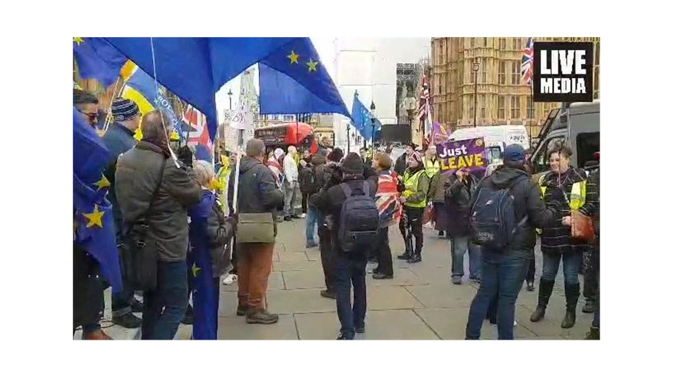 Tensions are rising outside UK Parliament.  #brexit #ukparliament...