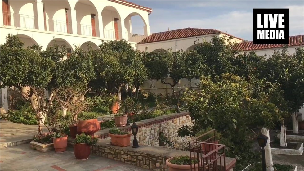 Μονή «Μάντζαρη», 15 χιλιόμετρα νοτιοδυτικά της Κύμης