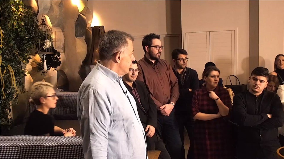 Στροφή στην τεχνολογία και στον ψηφιακό κόσμο για τους νέους....