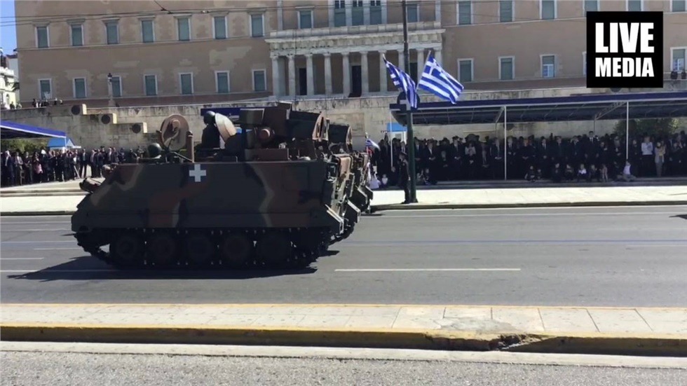 Η παρέλαση των οχημάτων του Στρατού και των Σωμάτων Ασφαλείας...