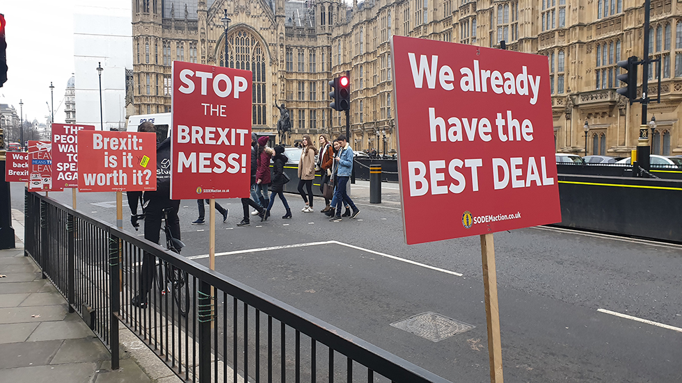 Brexit: Σε πλήρες αδιέξοδο το βρετανικό κοινοβούλιο