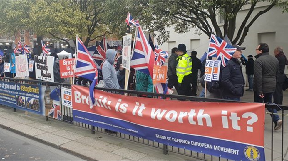 Brexit: Προσπάθειες να αρθεί το αδιέξοδο  Νέο γύρο ψηφοφοριών...