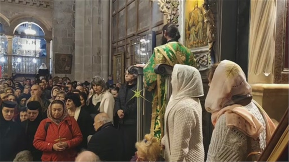 ΚΥΡΙΑΚΗ ΤΩΝ ΒΑΪΩΝ ΣΤΟΝ ΠΑΝΙΕΡΟ ΝΑΟ ΤΗΣ ΑΝΑΣΤΑΣΕΩΣ