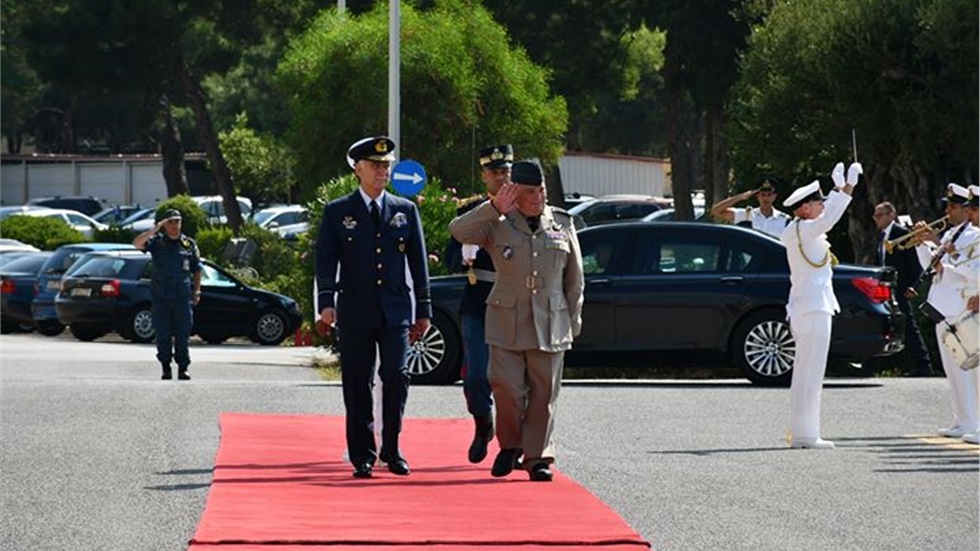 Συναντήσεις του Υπουργού Άμυνας με τον Πρέσβυ του Καναδά και...