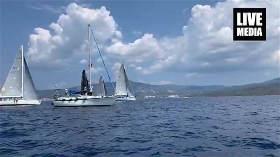 Εκκίνηση για τα σκάφη performance για τη δεύτερη ιστιοδρομία...