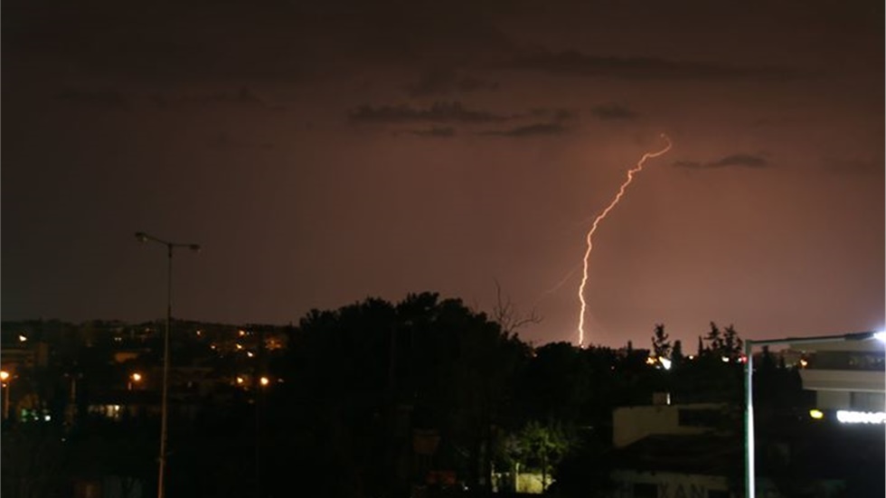 Καταιγίδα στην θεσσαλονίκή 14/08/2019  #thunderstorm #rain ...