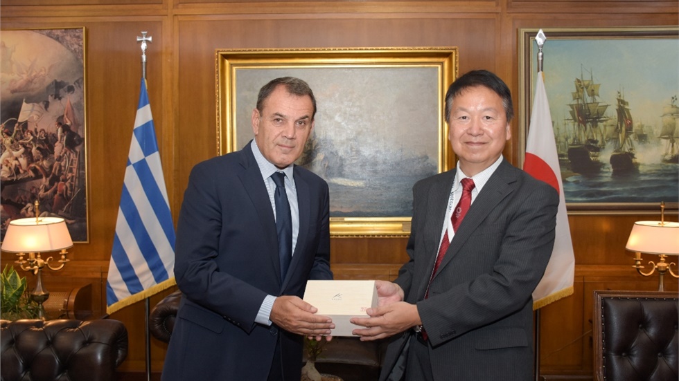 Συνάντηση του Υπουργού Άμυνας με τον Πρέσβη της Ιαπωνίας