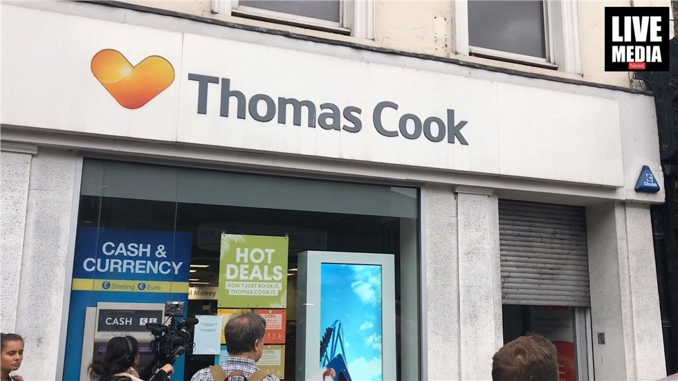 Κλειστά παρέμειναν τα 560 καταστήματα της Thomas Cook στο Ηνωμένο...