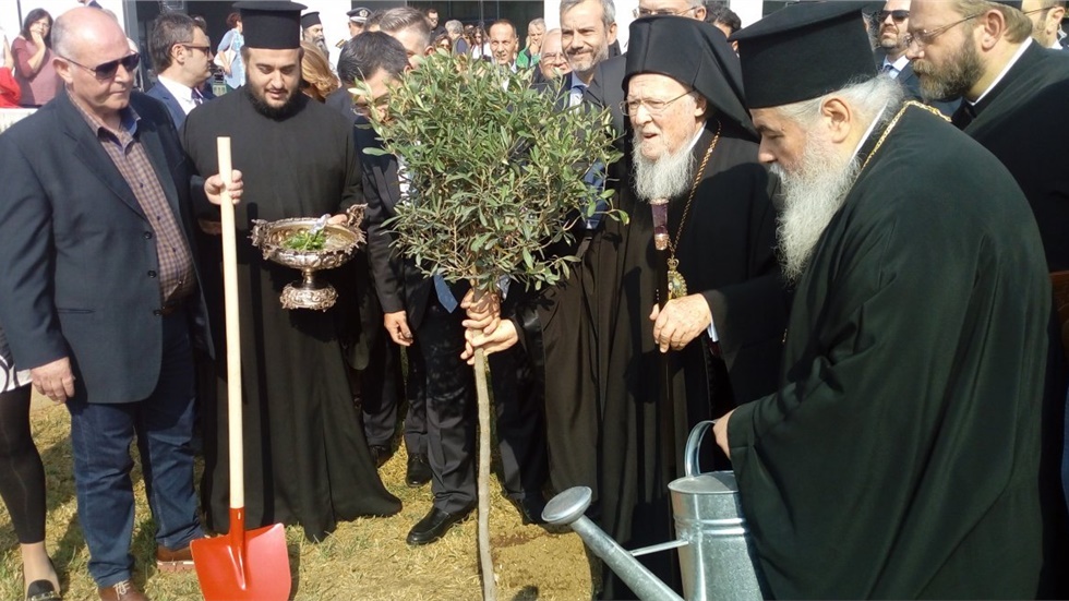 Ο Πατριάρχης Βαρθολομαίος εγκαινίασε το κτήριο της Περιφέρειας...