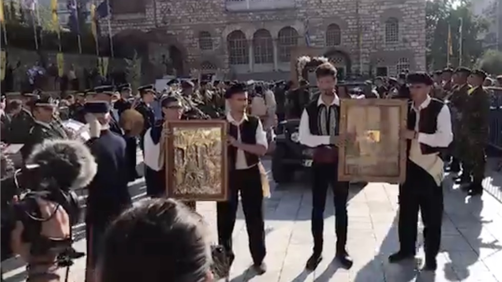 Με τη λιτάνευση των εικόνων του Αγίου Δημητρίου και της Παναγίας...