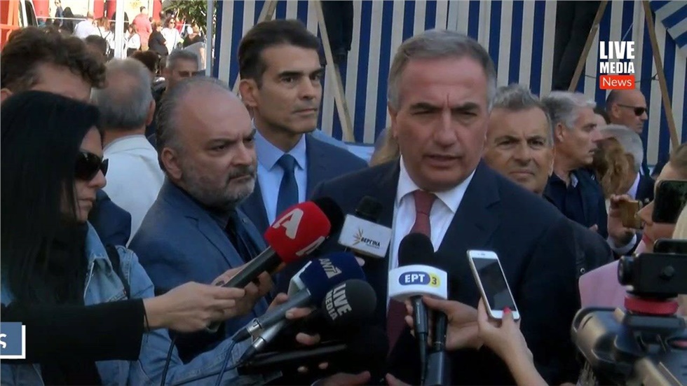 Οι μαθητικές παρελάσεις συνδέουν το χθες με το σήμερα, ανέφερε...