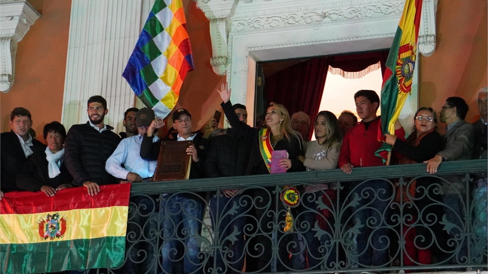 Βολιβία: Οι ΗΠΑ αποσύρουν τις οικογένειες του διπλωματικού προσωπικού...