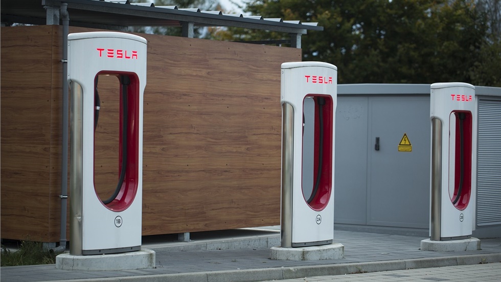 Λόγω του Brexit η Tesla επέλεξε το Βερολίνο κι όχι τη Βρετανία...