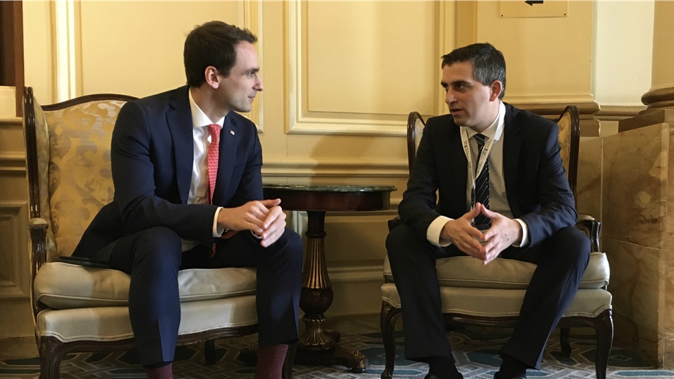 Πρόσκληση σε αμερικανικές επιχειρήσεις να επενδύσουν στην Ελλάδα...
