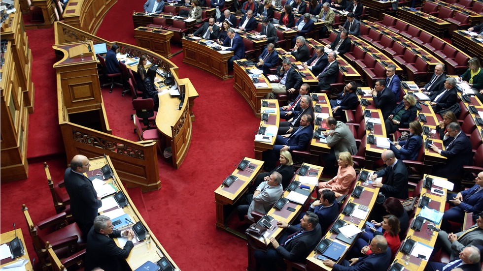 Βουλή: Ψηφίστηκε το νομοσχέδιο για την απελευθέρωση της αγοράς...