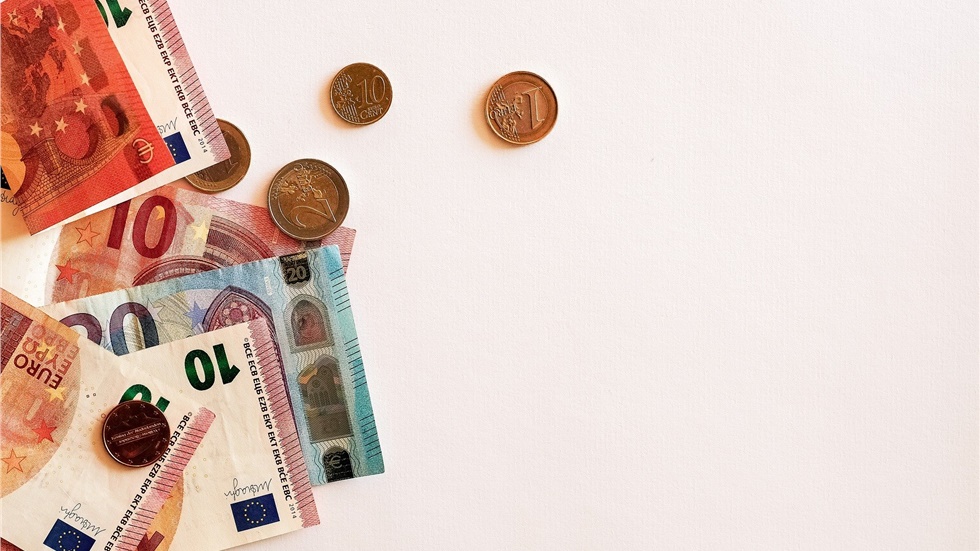 ΥΠΟΙΚ: Σημαντικά έσοδα από την αύξηση των ηλεκτρονικών συναλλαγών
