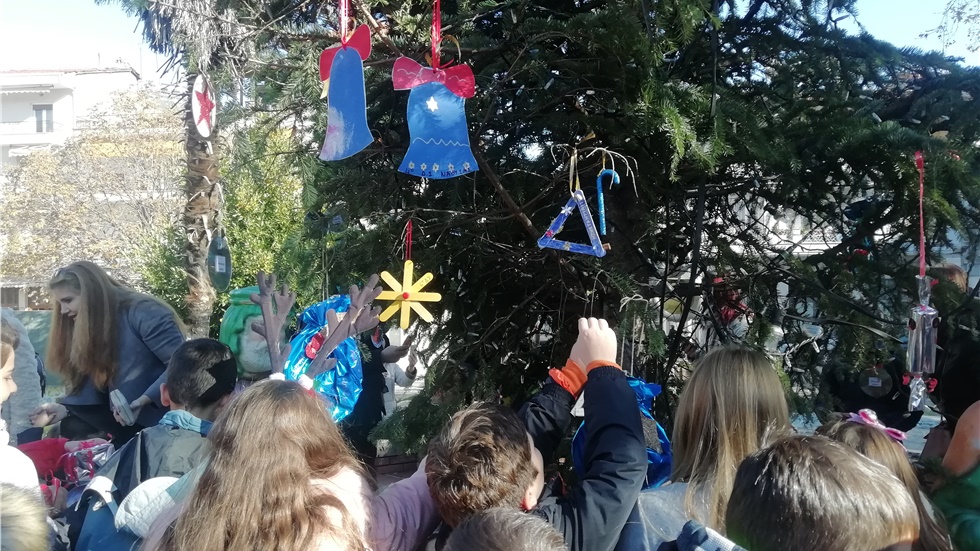 Με τη συμμετοχή μικρών και μεγάλων πραγματοποιήθηκε στη Νάουσα...