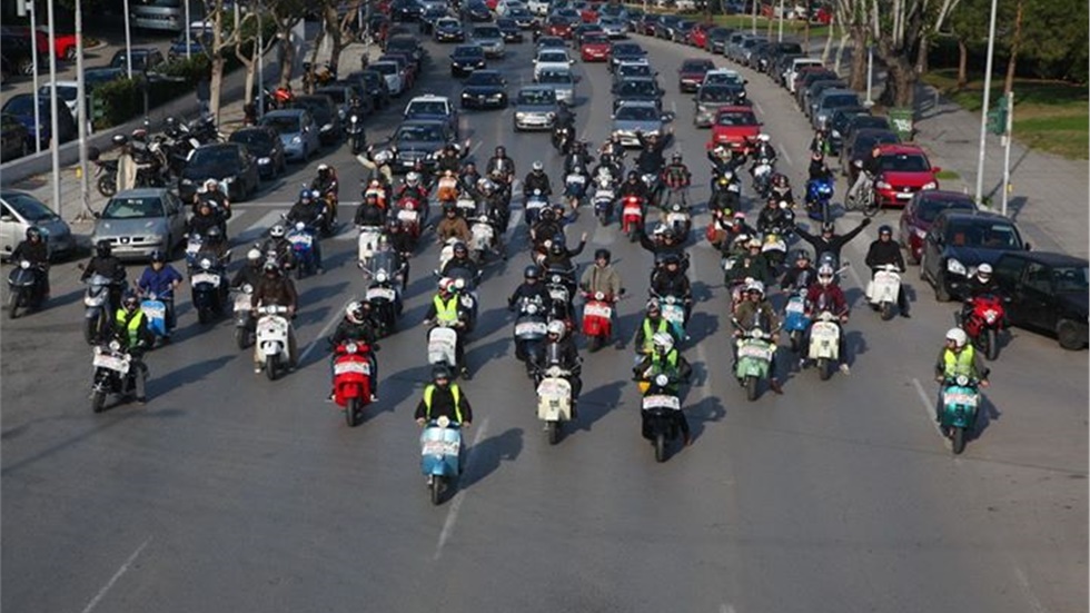 CHRISTMAS CHARITY RIDE  από το Vespa Club Thessaloniki     Το...