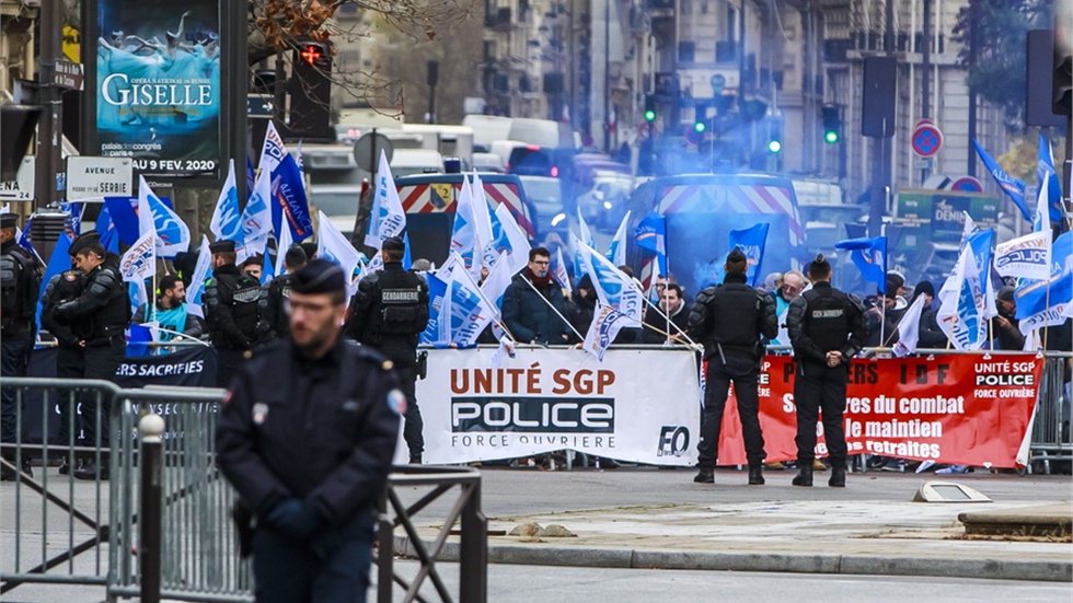 Ούτε τα Χριστούγεννα δεν θα σταματήσουν οι απεργιακές κινητοποιήσεις...