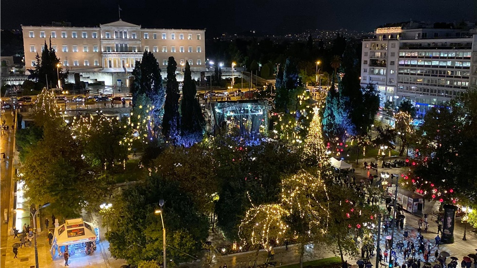 Βίντεο: Η Χριστουγεννιάτικη Αθήνα από ψηλά!