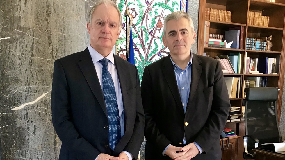 Η Βουλή εκδίδει στα αγγλικά τον τόμο του καθηγητή Φωτιάδη για...