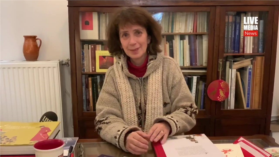 Με παραμυθένιες ιστορίες από τον κόσμο του Χρήστου Μπουλώτη εικονογραφεί...