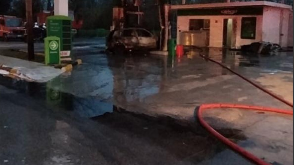 Κέρκυρα: Παρανάλωμα του πυρός όταν αυτοκίνητο «έπεσε» σε αντλία...