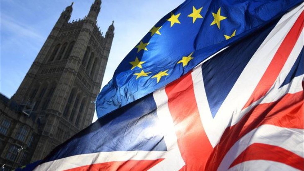 Brexit: Το 53% των Βρετανών ψηφοφόρων επιθυμεί να παραμείνει...