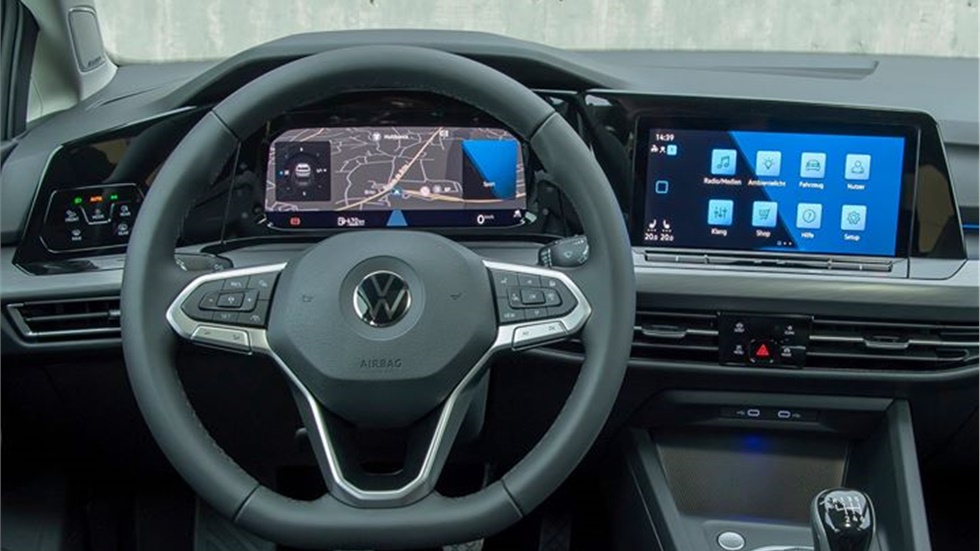 Εντυπωσιάζει το Innovision Cockpit του νέου Golf! Η Volkswagen...