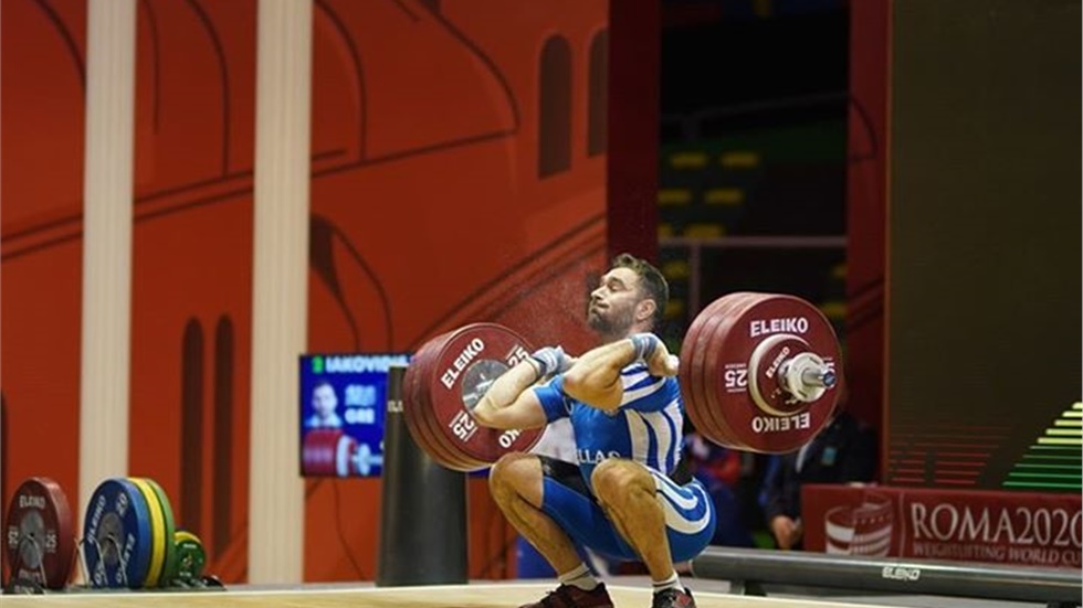 Με 2 ασημένια μετάλλια και δύο πανελλήνια ρεκόρ επέστρεψε από...