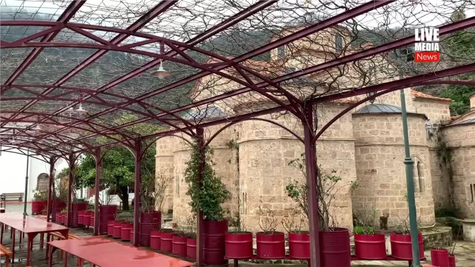 Η Ιερά Μονή του Οσίου Αγάθωνα στην Υπάτη   Μέσα σε ένα πανέμορφο...
