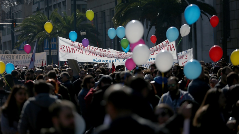 Σε εξέλιξη οι απεργιακές κινητοποιήσεις κατά του νομοσχεδίου...