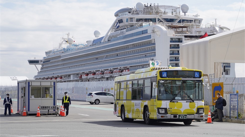 Εκατοντάδες επιβάτες του Diamond Princess αποβιβάστηκαν στη Γιοκοχάμα