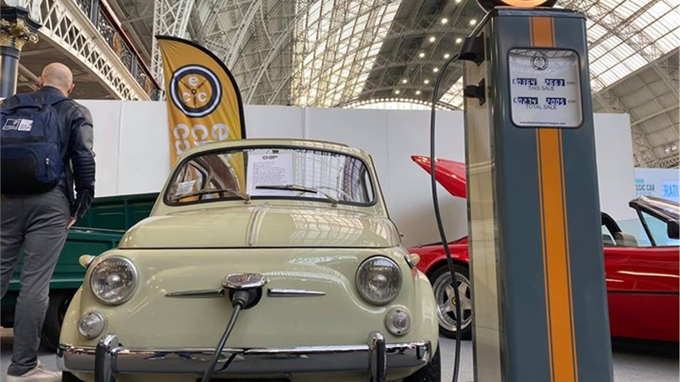 Και κλασικό και ηλεκτρικό! Fiat Nuova του 1960 εξοπλισμένο με...