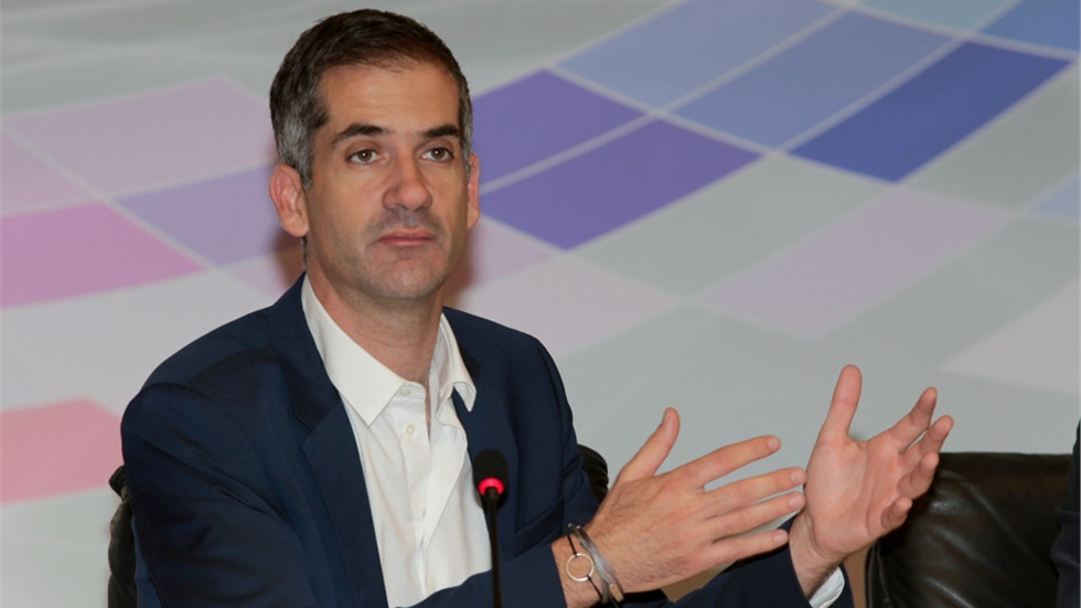 Κώστας Μπακογιάννης προς οδηγούς: Για να μην σας γράφουμε μην...