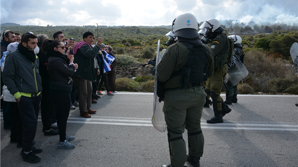 Αναχώρησαν οι αστυνομικές δυνάμεις από το λιμάνι της Μυτιλήνης