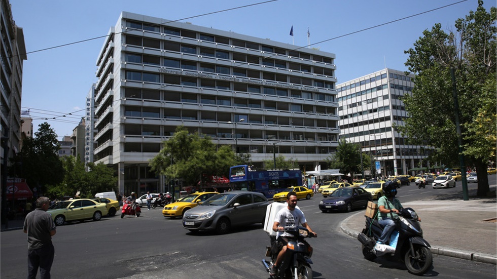 Σύσκεψη στο Υπουργείο Οικονομικών για τον κορονοϊό