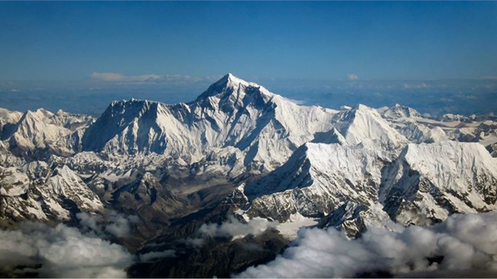 Η Κίνα μόλις έκλεισε τη βόρεια πλευρά του Everest  Παρά τις ανησυχίες...