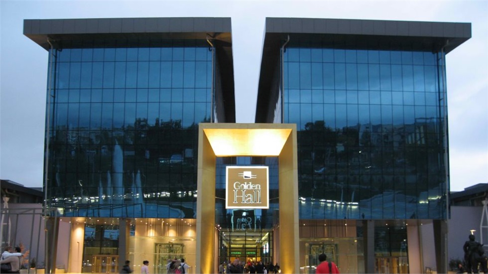 Έκλεισε το εμπορικό κέντρο «Golden Hall»