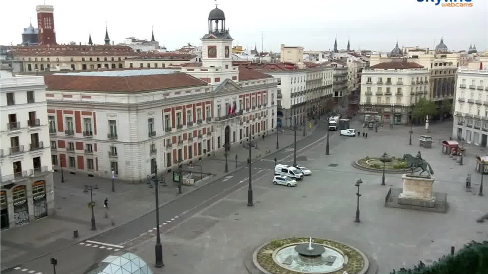 Madrid - Puerta del Sol Στη Μαδρίτη η εικόνα της πλατείας Puerta...