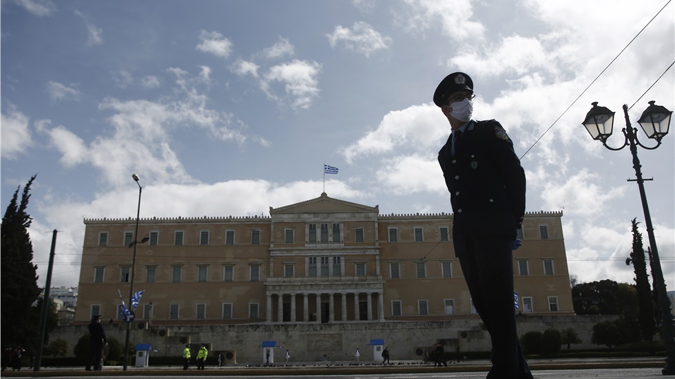 Daily Telegraph: Παράδειγμα προς μίμηση η ψύχραιμη συμπεριφορά...