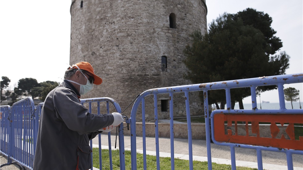 Από τις 2 το μεσημέρι ξεκίνησε η απαγόρευση κυκλοφορίας στη Νέα...