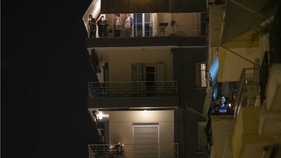 Θεσσαλονίκη: Ανάσταση στα μπαλκόνια και κατσικάκι στον φούρνο...