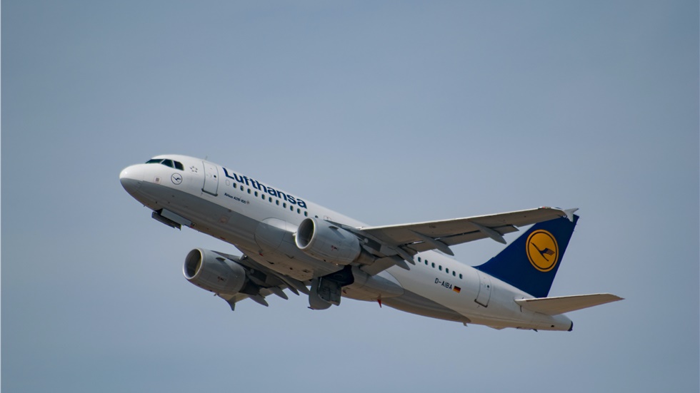 Δεν θα επιτρέψουμε ξεπούλημα της Lufthansa, διαμηνύει ο Γερμανός...