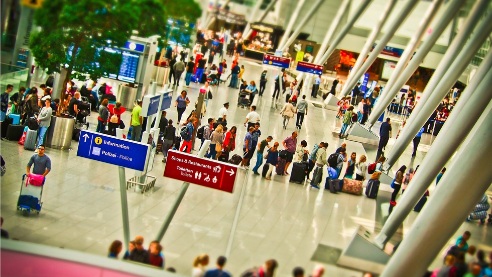 IATA: Η εναέρια κυκλοφορία δεν θα επανέλθει στα προ κρίσης επίπεδα,...