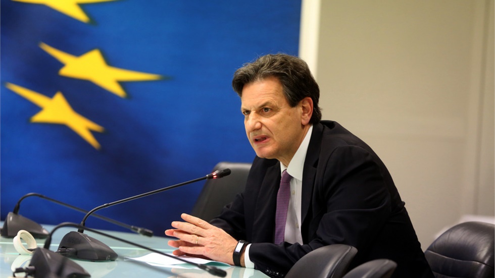 Τα καθαρά φορολογικά έσοδα του Απριλίου μειώθηκαν σε σχέση με...