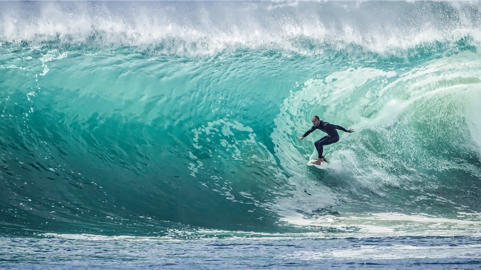 Surf Lakes: Η μεγαλύτερη πισίνα στον κόσμο για σέρφινγκ, άφοβα...