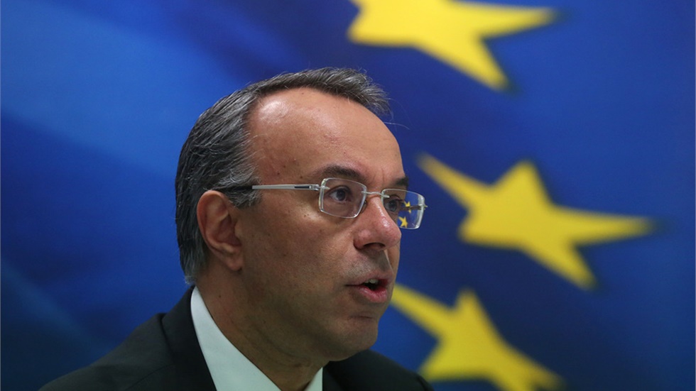 Χρ. Σταικούρας: Δεν συζητάμε περικοπές μισθών και συντάξεων	