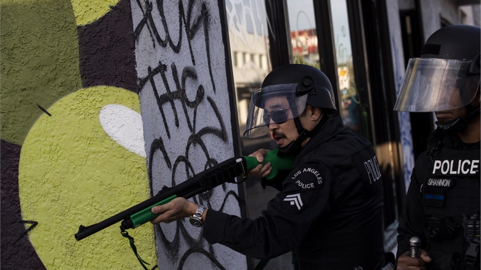 Εργαζόμενοι του Reuters τραυματίστηκαν από πλαστικές σφαίρες...